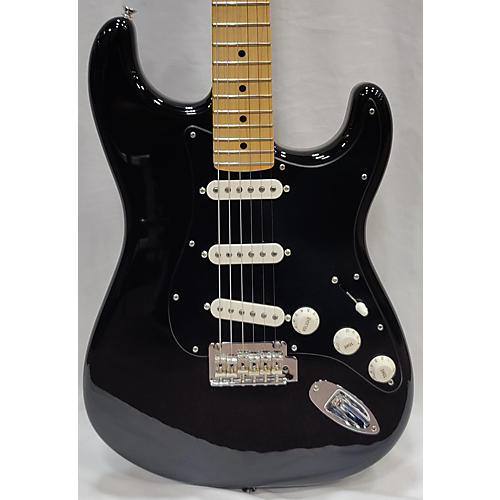 Fender Used 2022 Fender Player Stratocaster Black Solid Body Electric Guitar Black