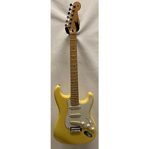 Fender Used 2022 Fender Player Stratocaster Buttercream Solid Body Electric Guitar Buttercream