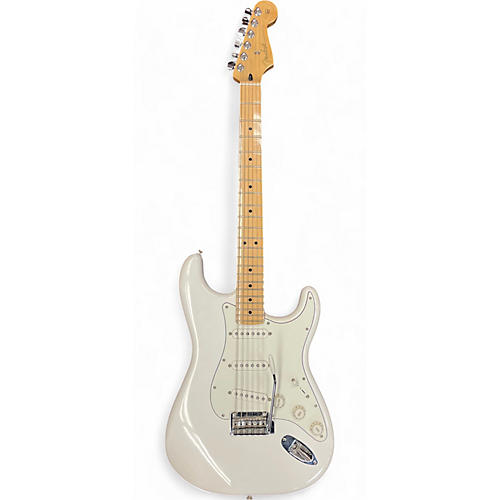 Fender Used 2022 Fender Player Stratocaster Polar White Solid Body Electric Guitar Polar White