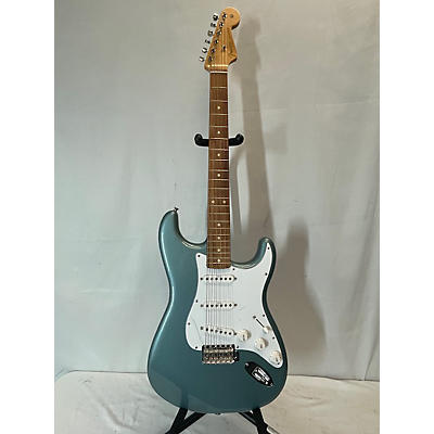 Fender Used 2022 Fender Vintera 60s Stratocaster Ice Blue Metallic Solid Body Electric Guitar