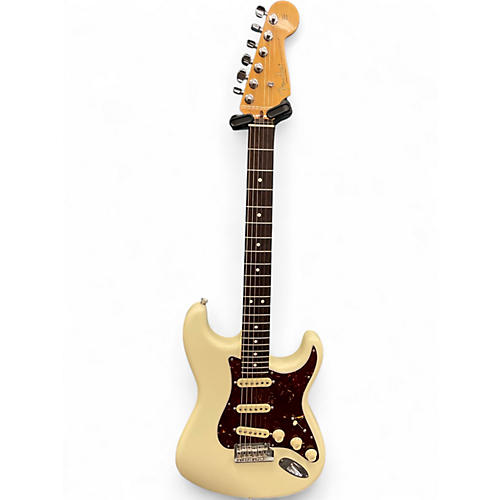 Used 2023 Fender American Professional II Stratocaster Olympic White Solid Body Electric Guitar Olympic White