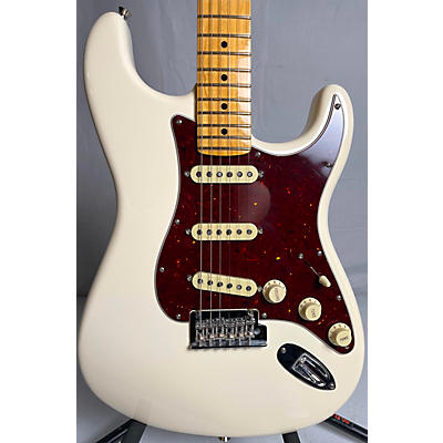 Fender Used 2023 Fender American Professional II Stratocaster White Solid Body Electric Guitar