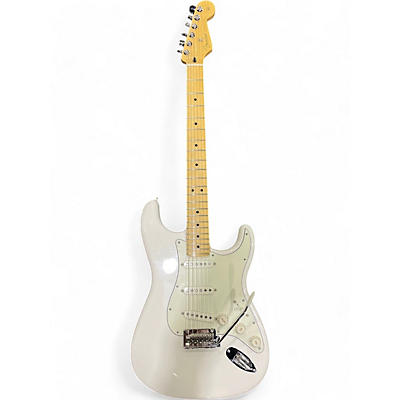 Fender Used 2023 Fender Player Stratocaster Arctic White Solid Body Electric Guitar