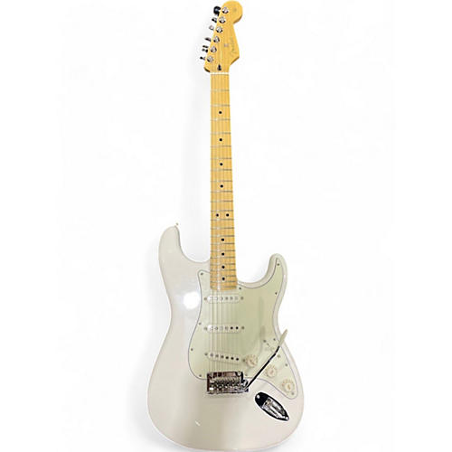 Used 2023 Fender Player Stratocaster Arctic White Solid Body Electric Guitar