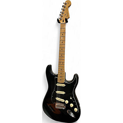 Used 2023 Fender Special Edition Player Stratocaster Black/Black Solid Body Electric Guitar