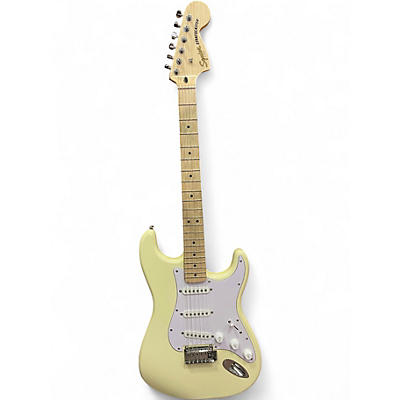 Used 2023 Squier Affinity Stratocaster Cream Solid Body Electric Guitar