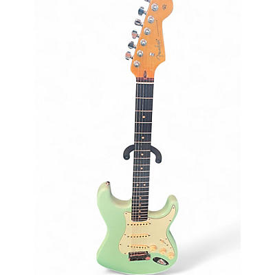 Used 2025 Fender AMERICAN ULTRALUXE 60'S VINTAGE STRATOCASTER Seafoam Green Solid Body Electric Guitar