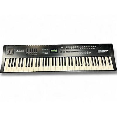Used Alesis QS7 Stage Piano
