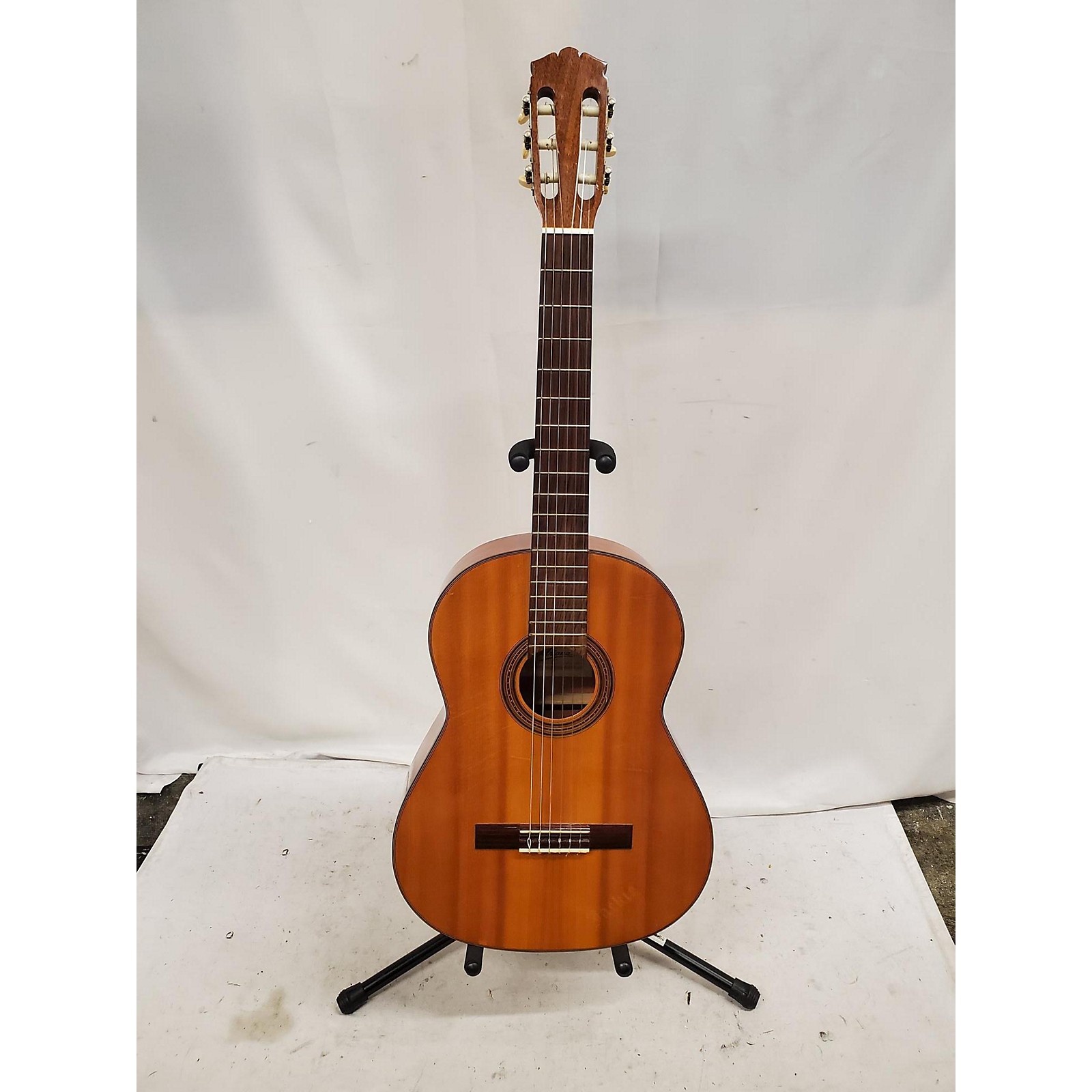 Used Ariana A585 Vintage Natural Classical Acoustic Guitar 