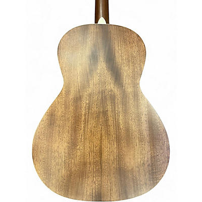 Art & Lutherie Used Art & Lutherie Roadhouse Natural EQ Natural Acoustic Guitar