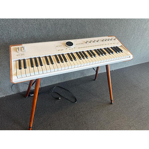 Arturia Used Arturia ASTROLAB Keyboard Workstation