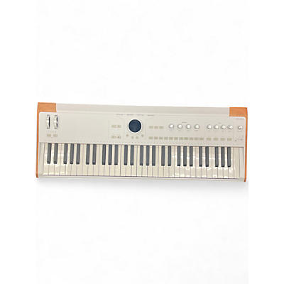 Used Arturia AstroLab 61 Synthesizer