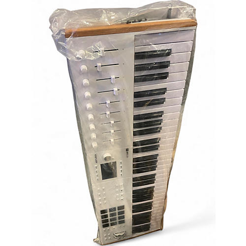 Used Arturia KEYLAB 61 MK3 MIDI Controller