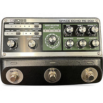 Used BOSS RE-202 Effect Pedal