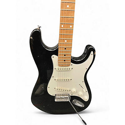Used Behringer STRAT STYLE Black Solid Body Electric Guitar