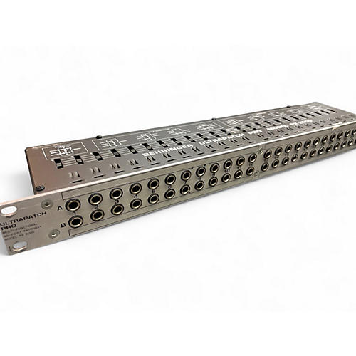 Used Behringer px 2000 Patch Bay