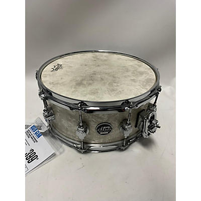 DW Used DW 14X7 Performance Series Snare Drum Silver Oyster Pearl