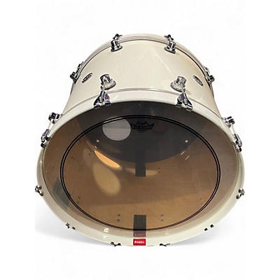 Used DW 24in Performance Series Bass Drum White Drum