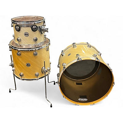 Used DW 3 Piece Collector's Series White Twist Drum Kit