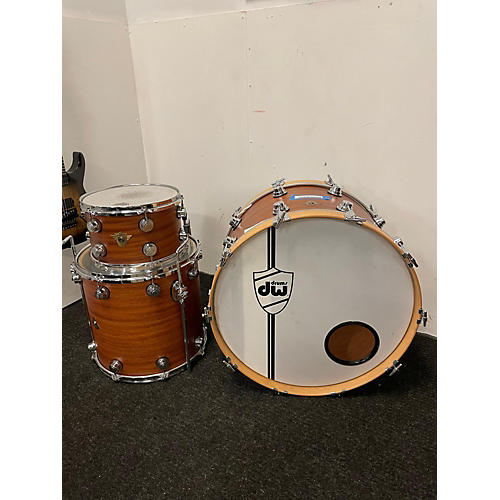 DW Used DW 3 piece Classic Series Mahogany Mahogany Drum Kit Mahogany