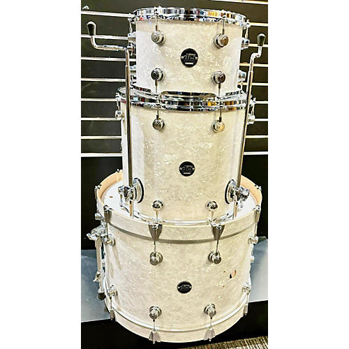 Used DW 3 piece Performance Series Pearl White Drum Kit Pearl White