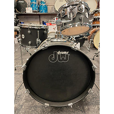 DW Used DW 4 piece Design Series Satin Black Drum Kit