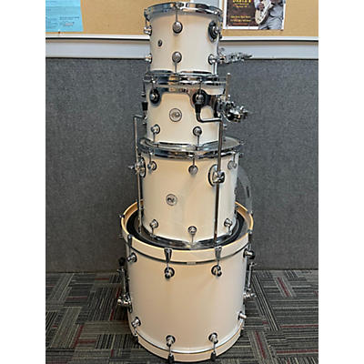 DW Used DW 4 piece Design Series White Drum Kit