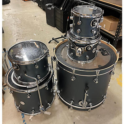 DW Used DW 5 piece Design Series Baltic Blue Drum Kit