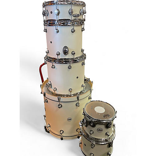 Used DW 6 Piece Design Series Artic White Drum Kit Artic White