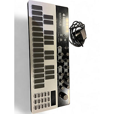 Used Donner ESSENTIAL B1 Synthesizer