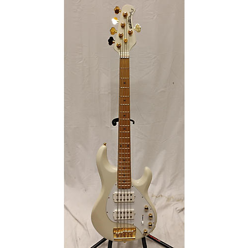 Ernie Ball Music Man Used Ernie Ball Music Man Stingray HH 5 String White/Cream Electric Bass Guitar White/Cream