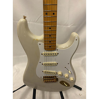 Fender Used Fender 1957 American Vintage Stratocaster Antique Gold Solid Body Electric Guitar