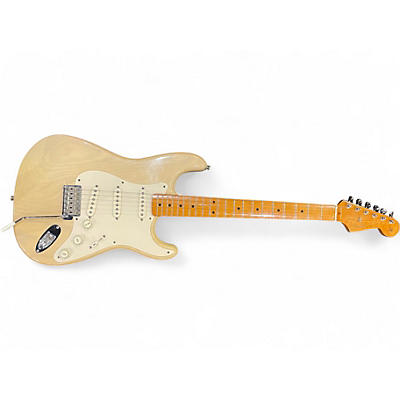 Fender Used Fender 1957 American Vintage Stratocaster Blonde Solid Body Electric Guitar