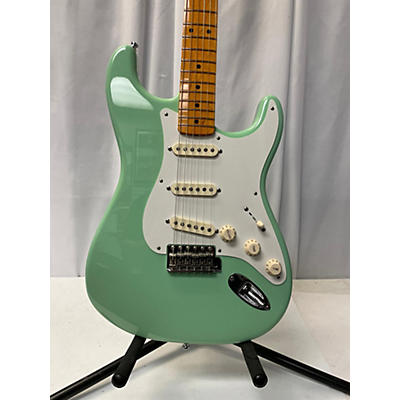 Fender Used Fender 1957 American Vintage Stratocaster Green Solid Body Electric Guitar