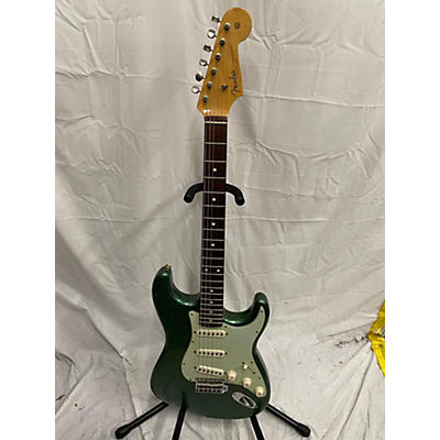 Fender Used Fender 1960 Relic Stratocaster Sherwood Green Solid Body Electric Guitar