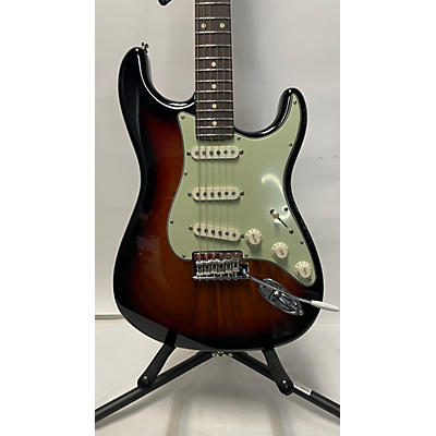 Fender Used Fender 1960S Stratocaster 3 Color Sunburst Solid Body Electric Guitar