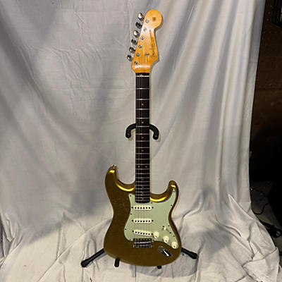 Fender Used Fender 1961 Stratocaster Journeyman Relic Aged Aztec Gold Solid Body Electric Guitar