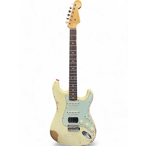 Used Fender 1962 Heavy Relic Stratocaster Vintage White Solid Body Electric Guitar Vintage White