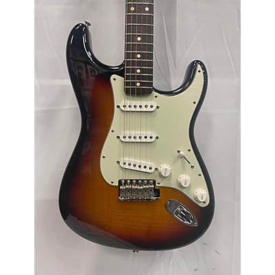 Fender Used Fender 1962 Reissue Stratocaster 2 Color Sunburst Solid Body Electric Guitar