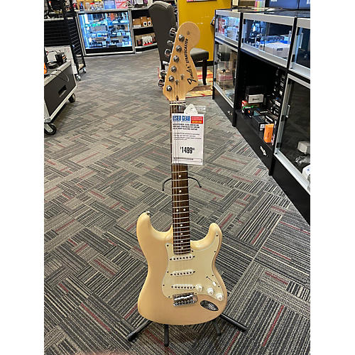 Fender Used Fender 1970s American Vintage Stratocaster Cream Solid Body Electric Guitar Cream