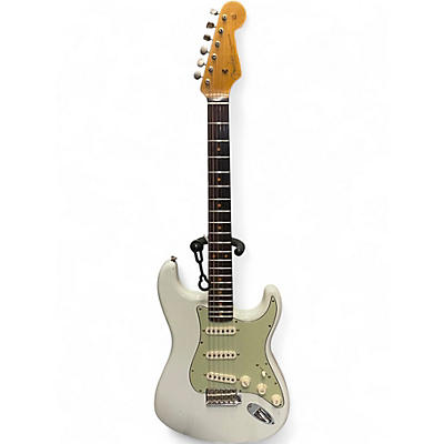 Used Fender 60s Stratocaster Journeyman Relic Alpine White Solid Body Electric Guitar