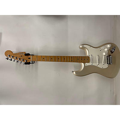 Fender Used Fender 60th Anniversary American Standard Stratocaster Cream Solid Body Electric Guitar