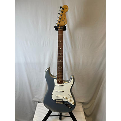 Fender Used Fender 75th Anniversary Player Stratocaster Silver Sparkle Solid Body Electric Guitar