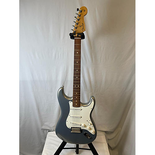 Fender Used Fender 75th Anniversary Player Stratocaster Silver Sparkle Solid Body Electric Guitar Silver Sparkle