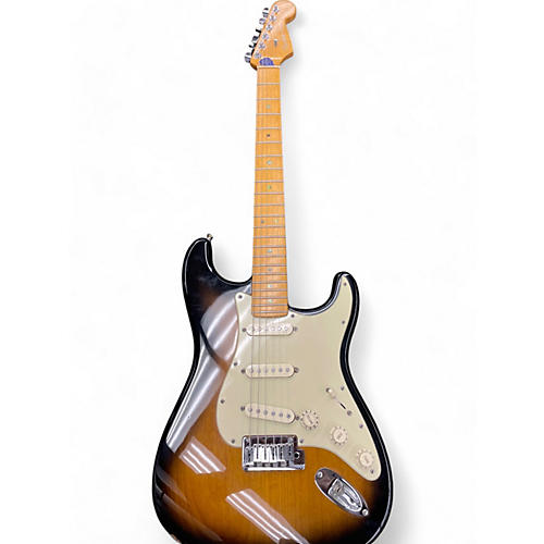 Fender Used Fender American Deluxe Stratocaster 2 Color Sunburst Solid Body Electric Guitar 2 Color Sunburst