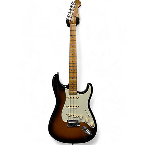 Fender Used Fender American Deluxe Stratocaster 2 Color Sunburst Solid Body Electric Guitar 2 Color Sunburst