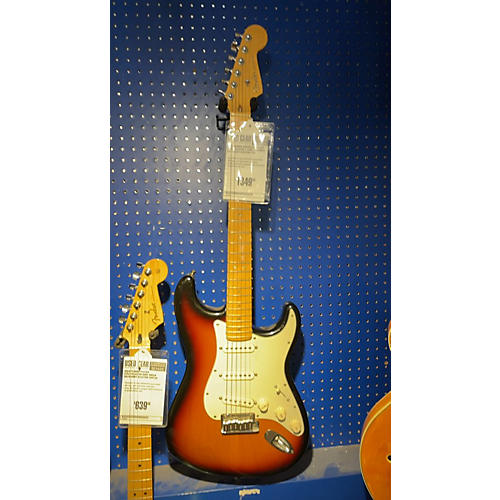 Fender Used Fender American Deluxe Stratocaster 3 Tone Sunburst Solid Body Electric Guitar 3 Tone Sunburst