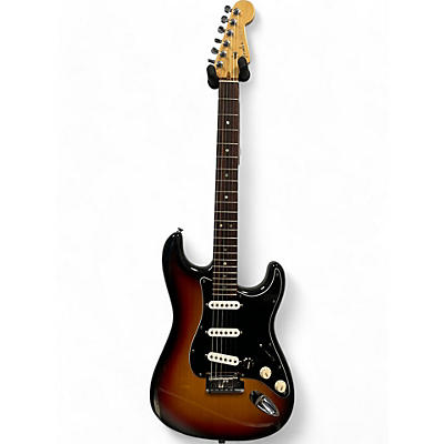 Fender Used Fender American Deluxe Stratocaster 3 Tone Sunburst Solid Body Electric Guitar