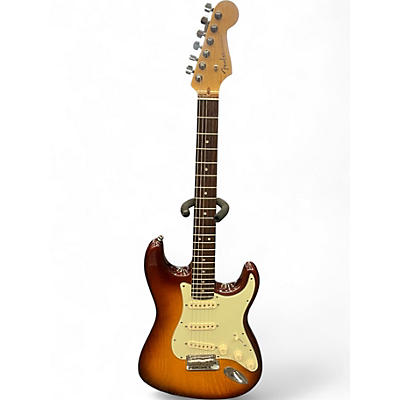 Fender Deluxe Stratocaster Guitars | Musician's Friend