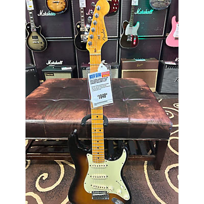 Fender Used Fender American Deluxe Stratocaster V Neck 2 Tone Sunburst Solid Body Electric Guitar